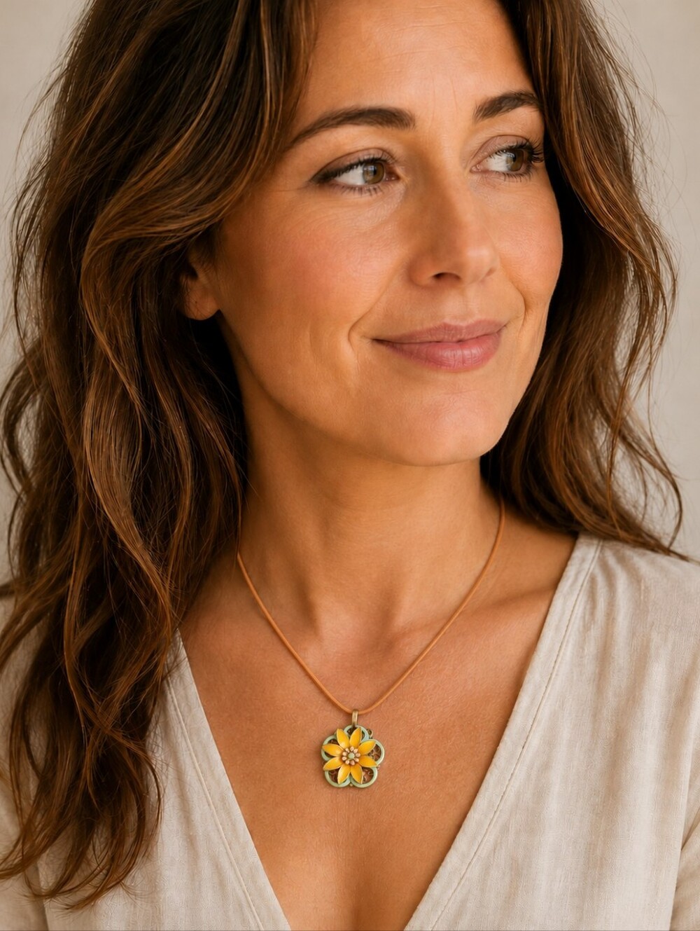 🌼 Metal Flower Pendant